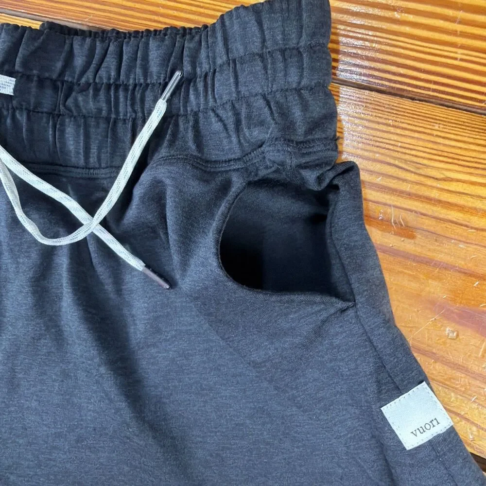 Vuori Halo Performance Shorts 2.0 Womens Medium Heather Gray Pristine